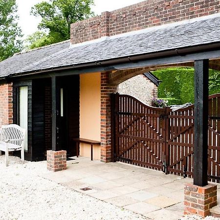 Bed and Breakfast The Old Hop Kiln Barn Petersfield Exterior foto